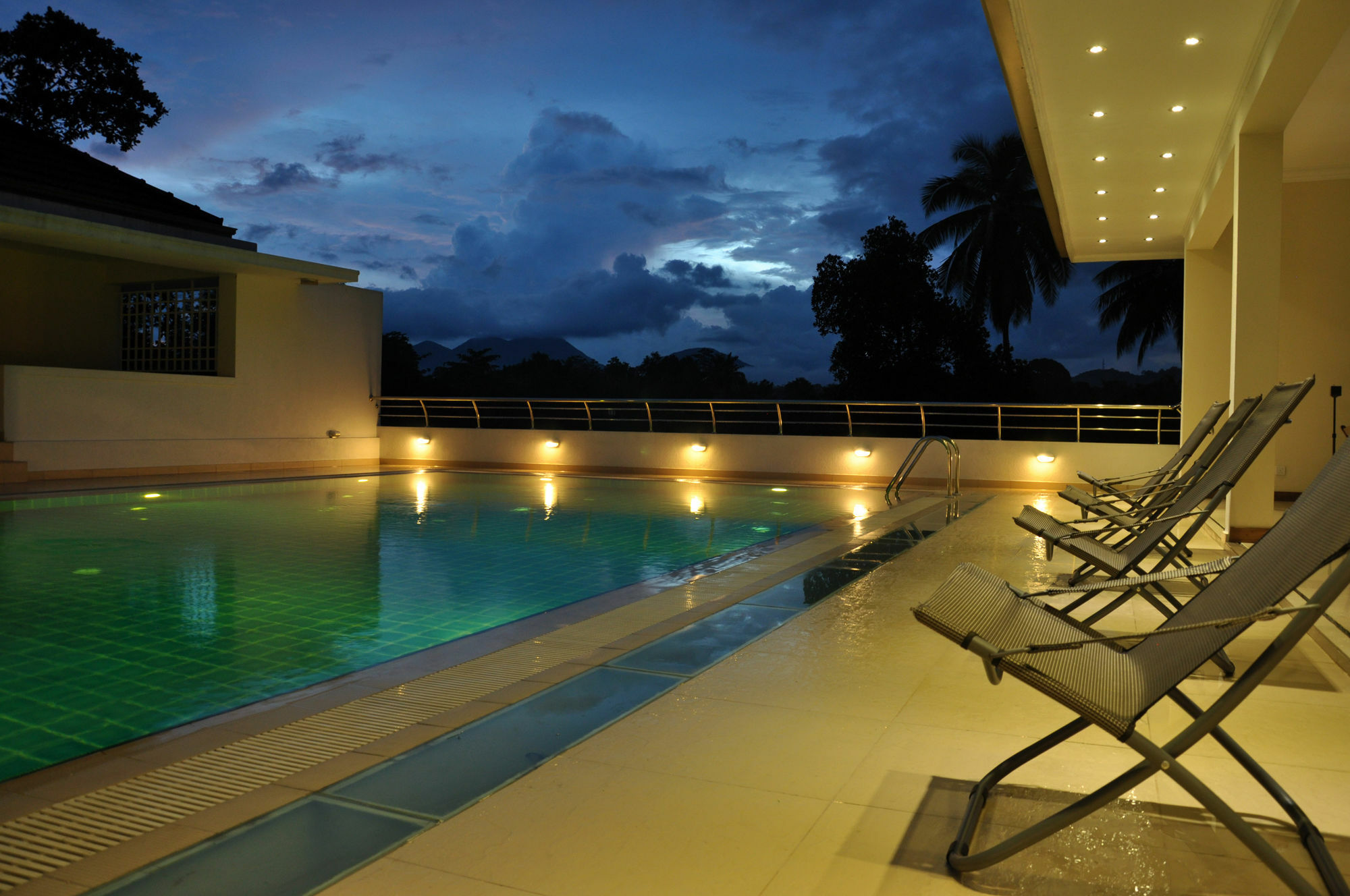 Serene Villa Ratnapura Exterior photo